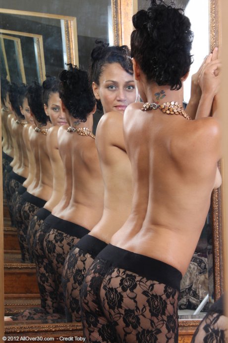 All Over 30 Hard bodied mature Liza Rene from AllOver30 being artsy with mirrors at AllOver30 porn pics