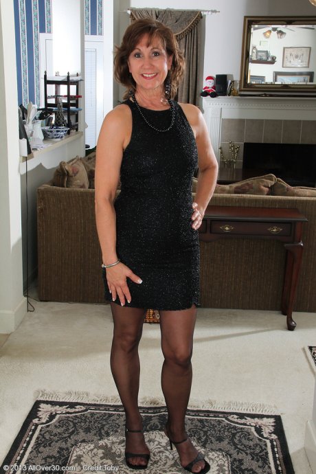 All Over 30 Elegant and 45 year old Lynn slips off her evening dress at AllOver30 porn pics